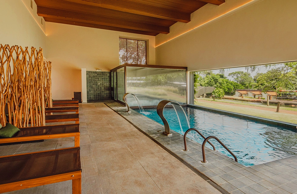 piscina aquecida com sauna no Clara Dourado